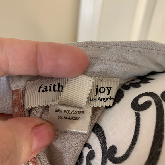 Faith and joy, women’s dusty rose blouse with gemstone collar accent, size XL - Picture 10 of 11